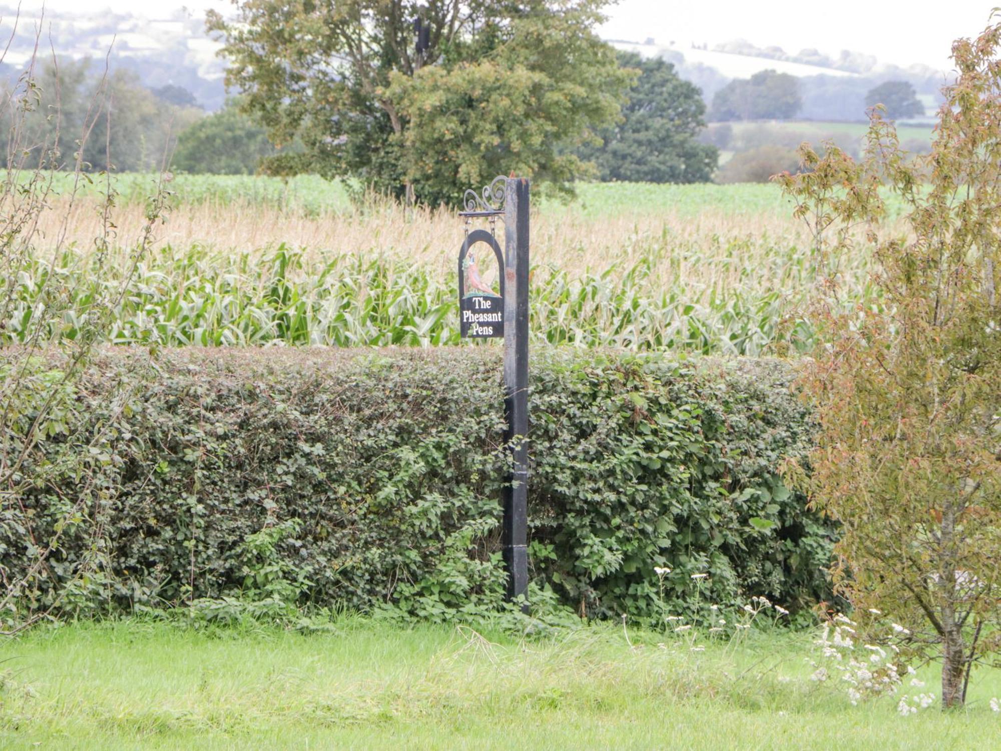 The Pheasant One Villa Usk Bagian luar foto